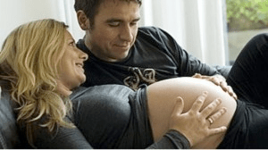 Debes estar pendiente de los síntomas de parto pre término o prematuro