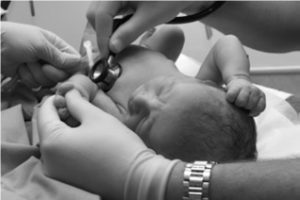 ¿Cómo se evalúa a un bebé con ictericia?